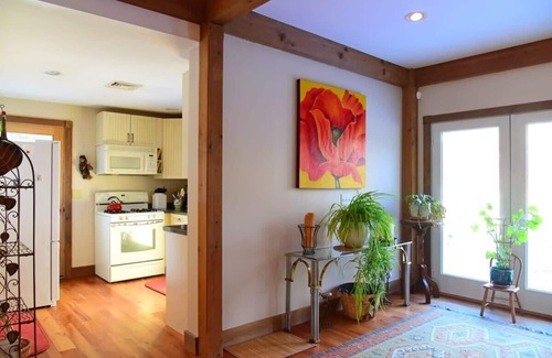 New Marlborough House | Peaceful, Post and Beam Loft, Sleeps 9