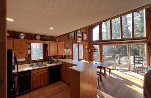West Hartford House | Peaceful & Private 6-Bedroom Retreat in Scenic Quechee, Vermont