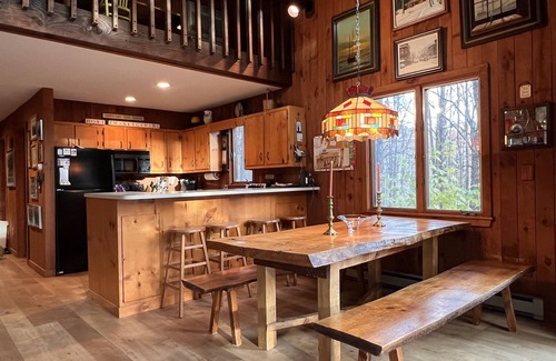 West Hartford House | Peaceful & Private 6-Bedroom Retreat in Scenic Quechee, Vermont