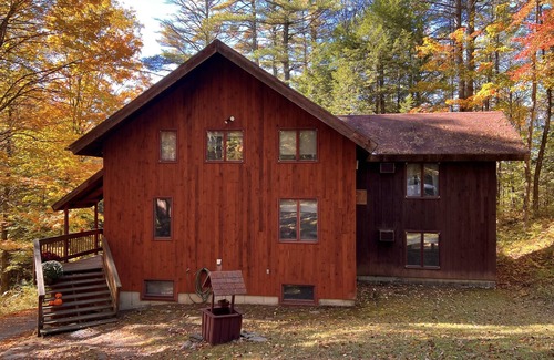 West Hartford House | Peaceful & Private 6-Bedroom Retreat in Scenic Quechee, Vermont