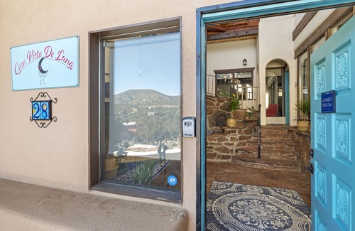 Canoncito House | Peaceful & Quaint Guesthouse - 15 min to Santa Fe Plaza - Dog welcome!