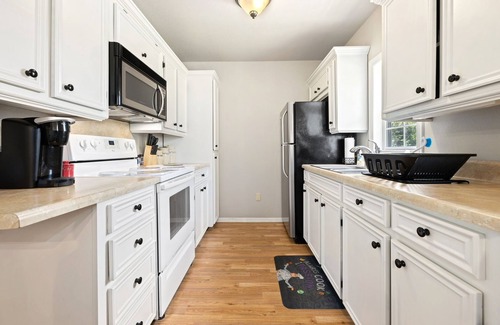 Fayetteville Apartment | Peaceful & Quiet In Country Setting Only 10 Miles From The Hustle And Bustle Fun
