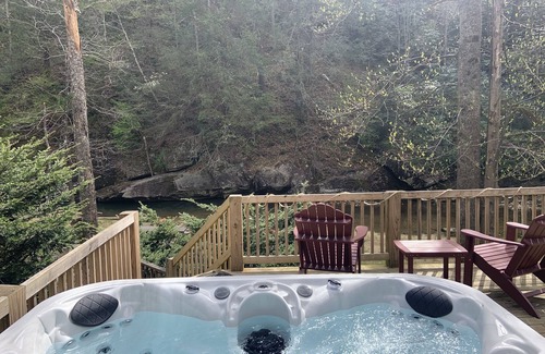 Deep Gap Cabin | Peaceful Real Log Cabin Rushing Trout Stream Brand New Jacuzzi Hot Tub