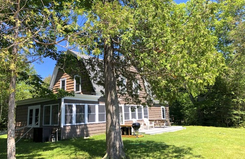 Franklin House | Peaceful, relaxing, lakefront getaway