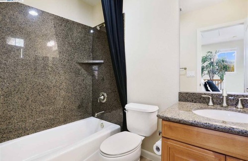 Tracy House | Peaceful Relaxing Prv Guestsuite w/Own Entrance