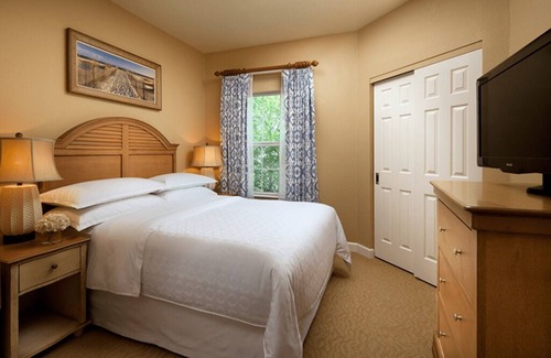 Myrtle Beach Resort | Peaceful resort setting, blocks from the ocean, walk to entertainment