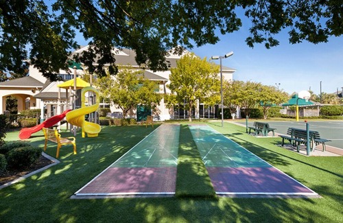 Myrtle Beach Resort | Peaceful resort setting, blocks from the ocean, walk to entertainment