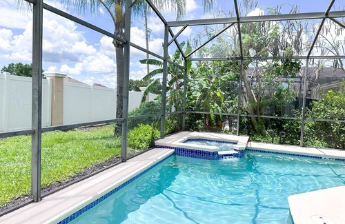 Calabay Parc Villa | Peaceful retreat - 4 bed Pool & Spa Home