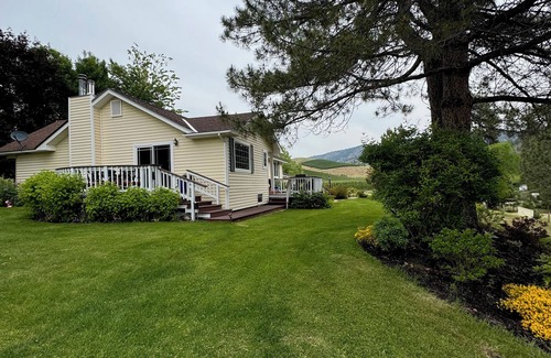 Chelan House | Peaceful Retreat near Lake Chelan, perfect for the whole family.
