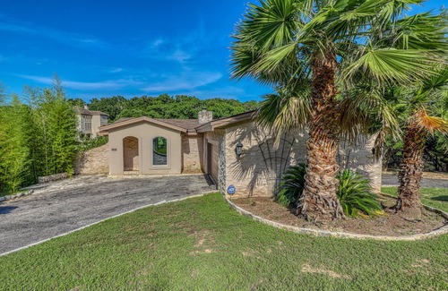 Lakeway House | Peaceful retreat on Lake Travis with amazing views near wineries & distilleries