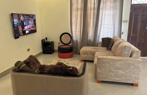 Rongo Apartment | Peaceful retreat with Comfort 2 Bedroom Apt in Rongo