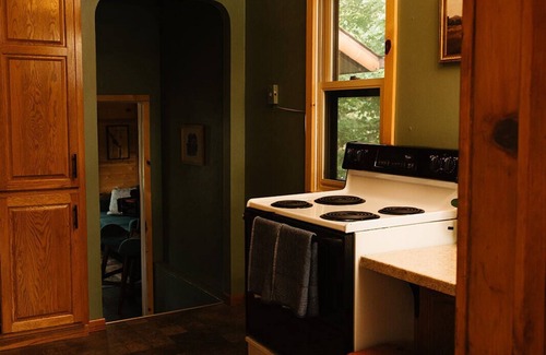 Amery Cabin | Peaceful Riverside Cabin