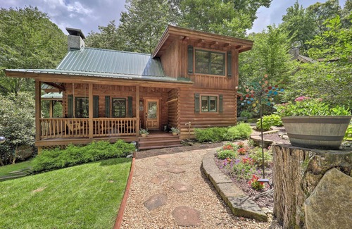 Banner Elk Cabin | Peaceful 'Rocky Creek Cabin' w/Hot Tub & Views!