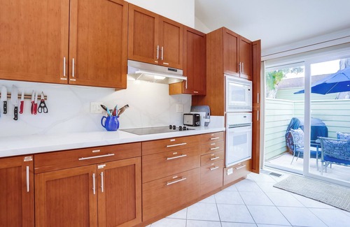Encinitas Condo | Peaceful Seaside Condo In Seabluffe, Leucadia. 1 Minute Walk To Private Beach.