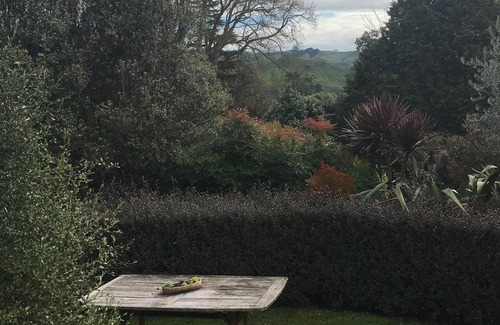 Pukeatua Cottage | Peaceful self contained unit set in the country