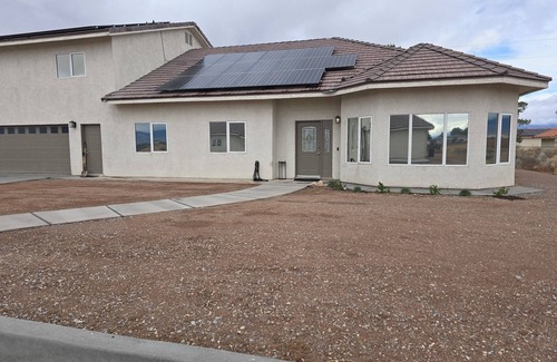 Pahrump House | Peaceful Serene Desert Retreat 3-Bedroom, 2-bath in Pahrump, NV with amenities