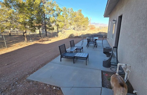 Pahrump House | Peaceful Serene Desert Retreat 3-Bedroom, 2-bath in Pahrump, NV with amenities