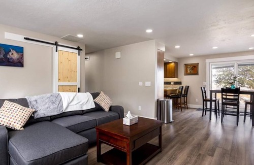 Mountain Home House | Peaceful, Spacious home with mountain view.