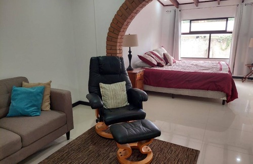 Yoses Apartment | Peaceful Studio in Los Yoses