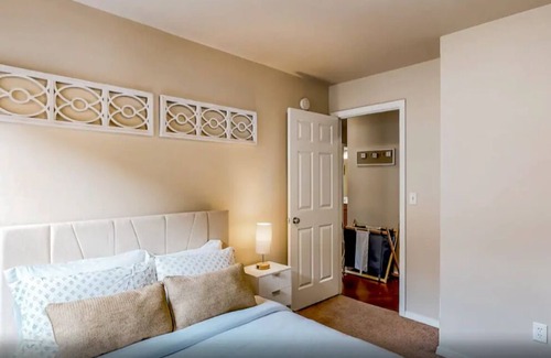Broken Arrow House | Peaceful Suburban Living in Broken Arrow with Hot Tub for Relaxation.