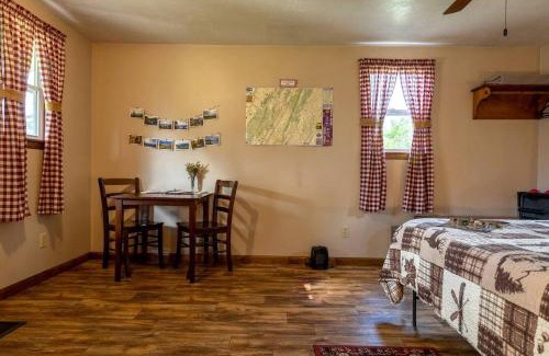 Seneca Rocks House | Peaceful Tiny House in the Mountains near Seneca Rocks, West Virginia
