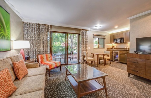 Barron Park House | Peaceful Unit with Outdoor Pool, Free Breakfast & Free Parking