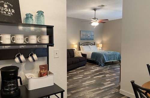 Evening Shade Apartment | Peaceful updated studio near Lake Tenkiller