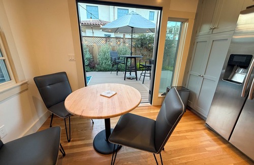 Pacific Grove Cottage | Peaceful, Updated Cottage. Walk to Town & Beach. 2 Aquarium Guest Passes.