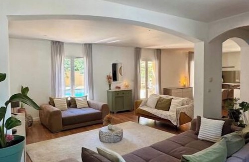 Saint-Menet House | Peaceful villa in the south with swimming pool Pets welcome!