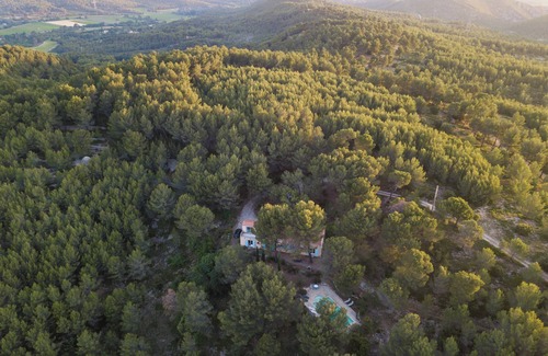 Rognes Villa | Peaceful villa, large quiet plot with swimming pool