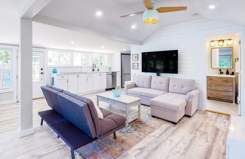 Plymouth Cottage | Peaceful waterfront cottage with furnished deck, beautiful view, firepit