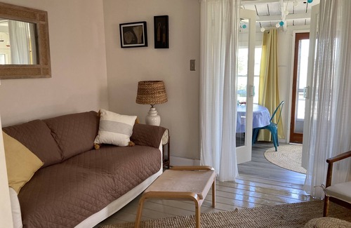 Portsmouth House | Peaceful Waterfront Cottage with all of RI fun!