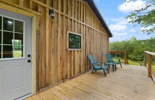 Rogers Cabin | Peaceful Western Style Cabin near Muir Valley!