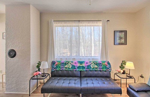 Buckingham Apartment | Peaceful Yogaville Retreat w/ Fire Pit!