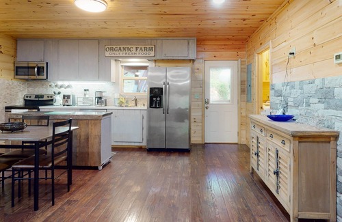 Ellijay Cabin | Peach Creek Lodge | Cabin in Ellijay