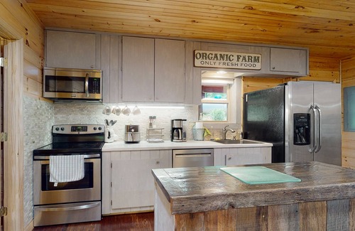 Ellijay Cabin | Peach Creek Lodge | Cabin in Ellijay