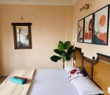 Mundhwa Apartment | Peach Private Studio Apartment with AC WiFi & Balcony