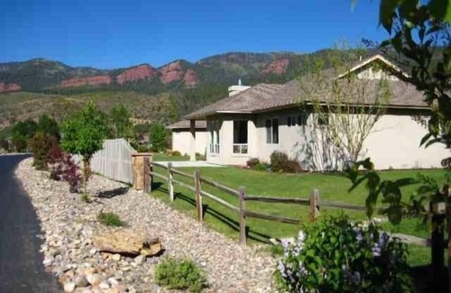 Dalton Ranch House | Peachtree Place in Dalton Ranch Golf Course Community. 4 bedrooms & 2 baths, sleeps 8. Convenient location just 10 minutes from Durango and 20 from Purgatory Ski Resort.