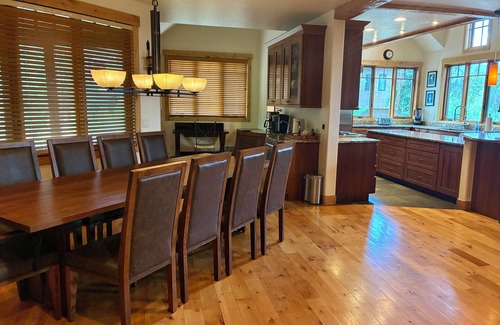 Boulder Ridge House | Peak 8 Luxury- 6Bed/6.5Baths Sleeps 14 in 11 beds, Hot tub, Sauna & Pool table