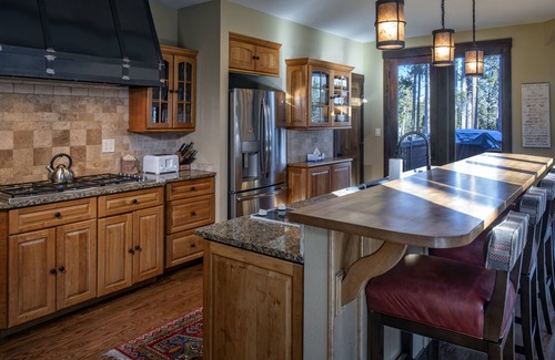 Boulder Ridge House | Peak 8 Platinum Large Home - Short walk to Peak 8, 6 Fully Oxygenated Bedrooms