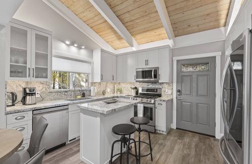 Incline Village Condo | Peak Comfort in North Tahoe! Elevate Your Stay with Our Premium Retreat.