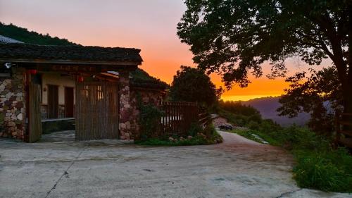 Wulingyuan House | PeakMist Retreat Inside ZhangJiaJie Forest Park
