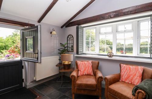 Highbridge House | Pear Tree Cottage