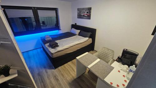 Waldstadt Feldlage Apartment | Pearl Suite - Self Check-In, Free Parking