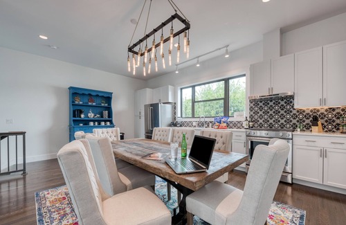 Tobin Hill House | Pearl View | 3 Bed, 3.5 Bath