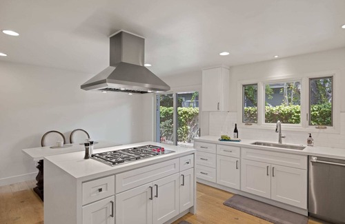 Del Monte Forest House | Pebble Beach Hacienda: 4 bedroom 4 bath close to the Ocean and Golf