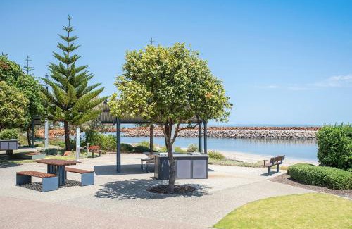 Geographe House | Pebbles by the Sea