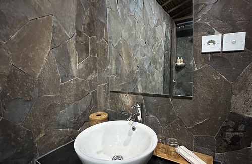 Kubu Hotel | Pebbles & Fins