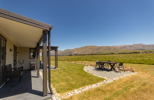Ben Ohau House | Pedalfish Cottages: Milky Way FREE WIFI