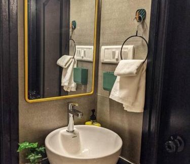 Nerul Apartment | Pednekar's House, 1BHK with pool by SneekoStays